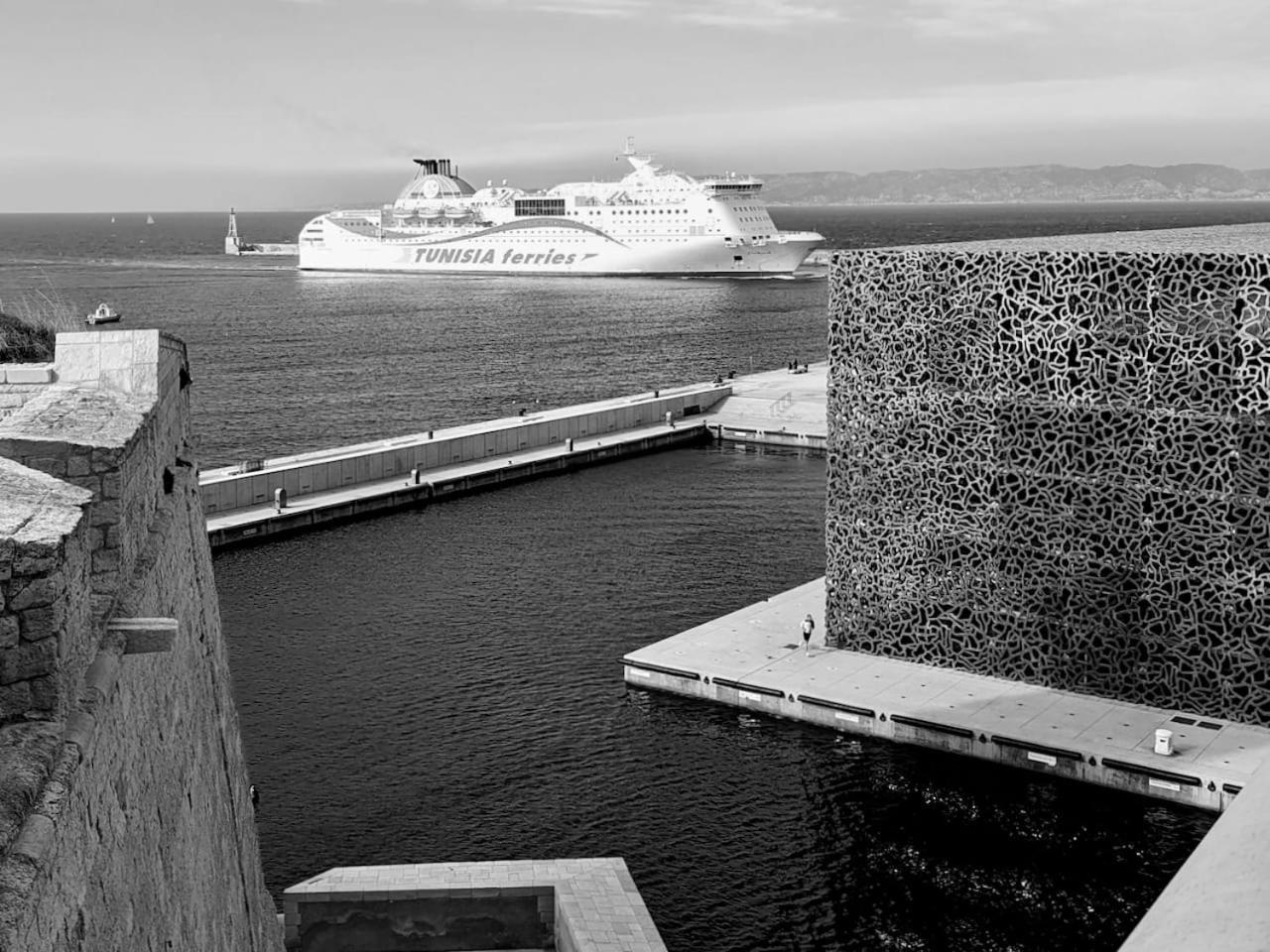 Vue Mer Le Panoramique Vieux-Port De 마르세유 외부 사진
